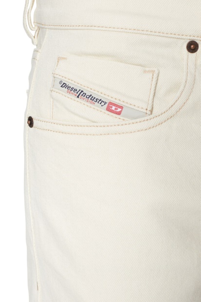 Diesel UK 2019 D-Strukt 09B94 Slim Jeans In White