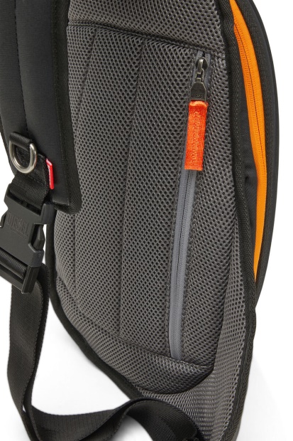 Diesel UK 1Dr-Pod Sling Bag In Black