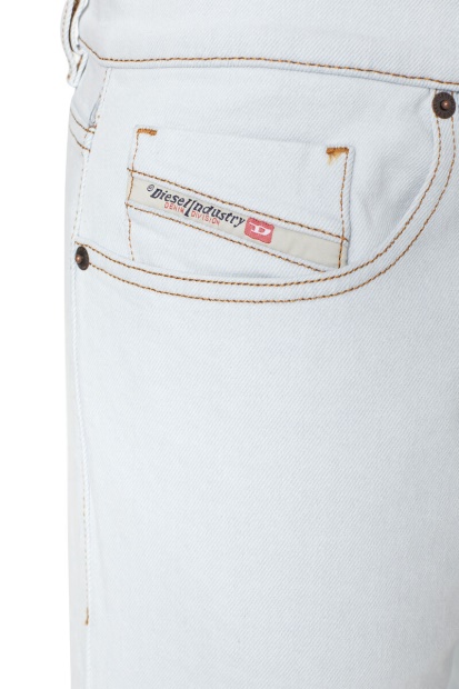 Diesel UK 2019 D-Strukt 09C06 Slim Jeans Light Blue