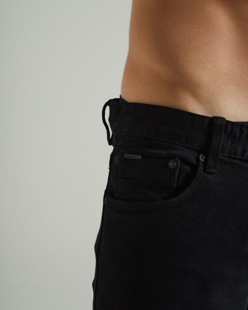 Saxon Skinny Diesel UK Black