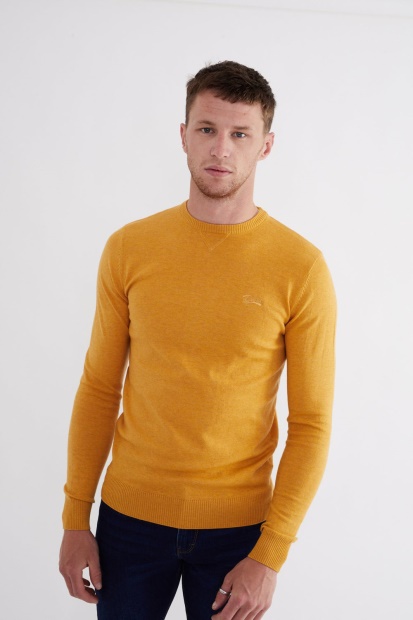 Dale Round Neck Mineral Yellow Mel Diesel UK