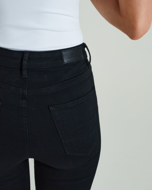 Jessica High Rise Skinny Diesel UK Black
