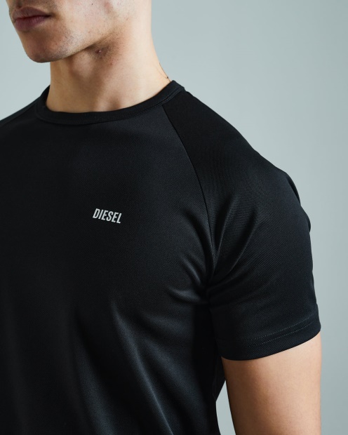 Diesel UK Aaro Tee New Black Red