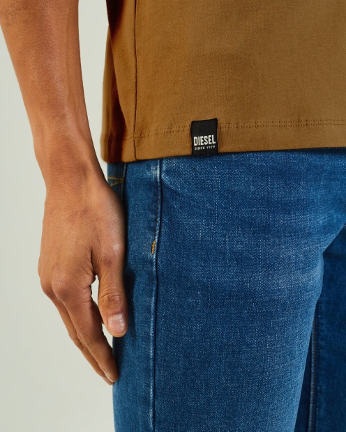 Basic Scott O Neck Maple Leaf Diesel UK Red