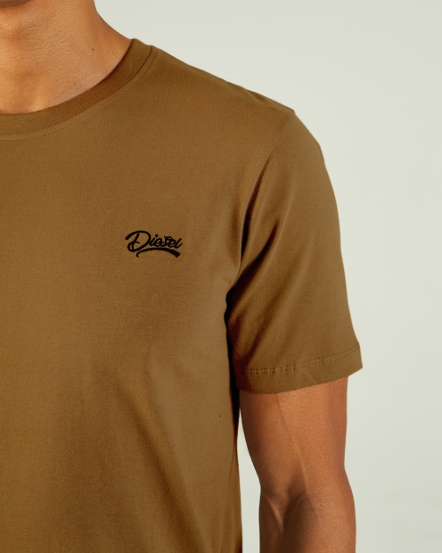 Basic Scott O Neck Maple Leaf Diesel UK Red